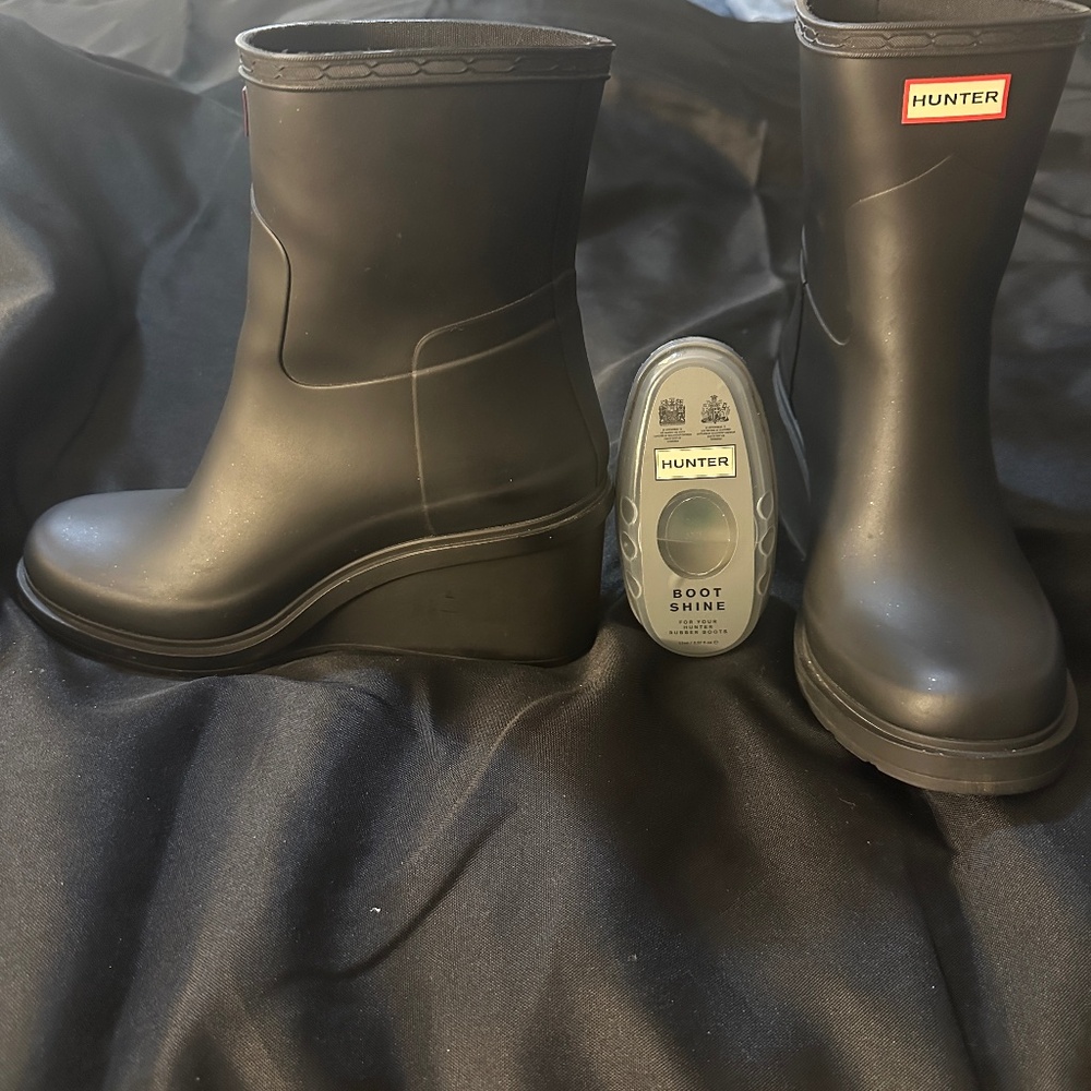 Hunter wedge heel rain boots